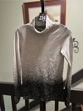 NWOT Athleta Black & White Speckled Turtleneck Top #234